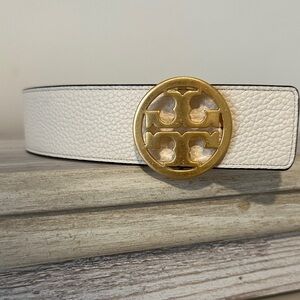 Tory Burch Cream Belt with Gold Emblem